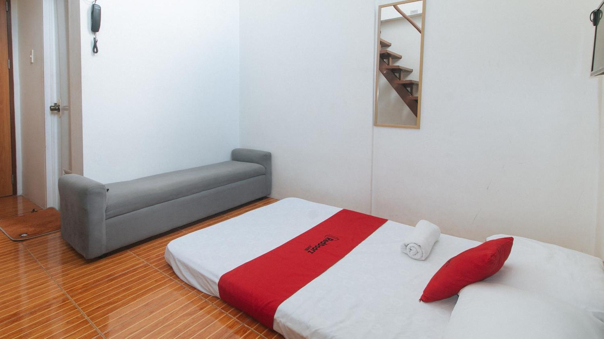 Reddoorz At Goldentown Hotel Davao City Exterior photo