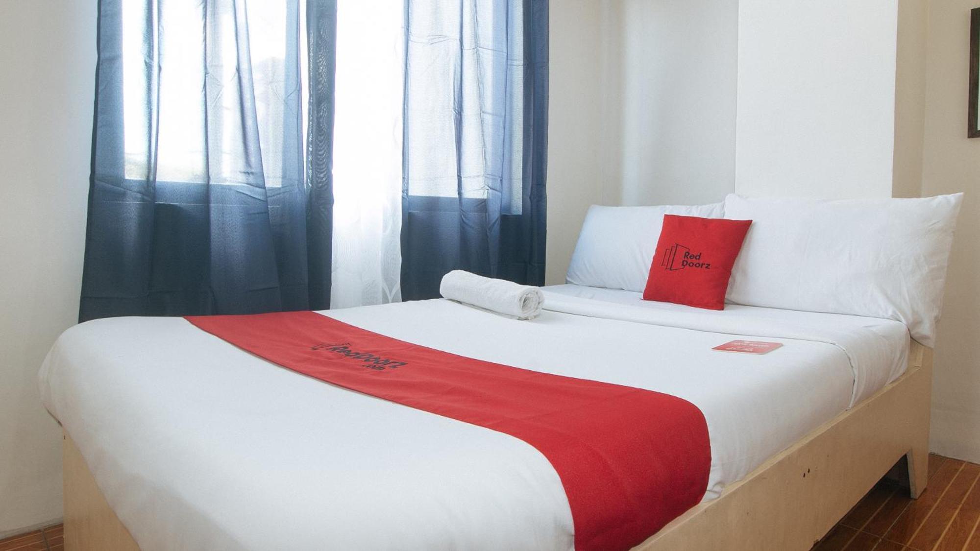 Reddoorz At Goldentown Hotel Davao City Exterior photo